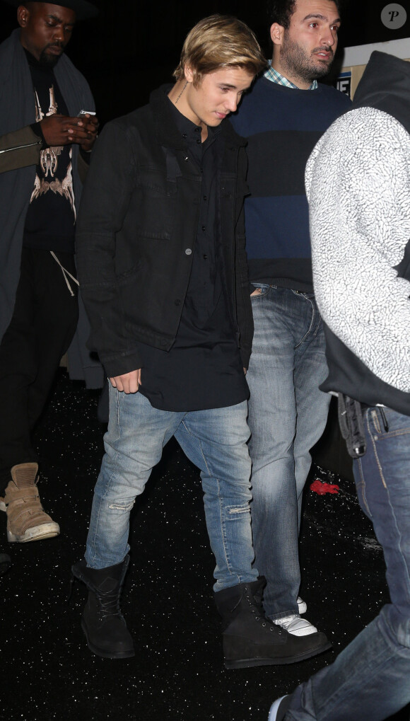 Justin Bieber arrive au Lincoln Center pour participer au défilé caritatif Fashion For Relief. New York, le 14 février 2015.