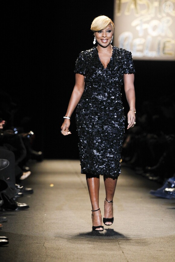 Mary J. Blige défile lors du show caritatif Fashion For Relief organisé par Naomi Campbell au Lincoln Center. New York, le 14 février 2015.