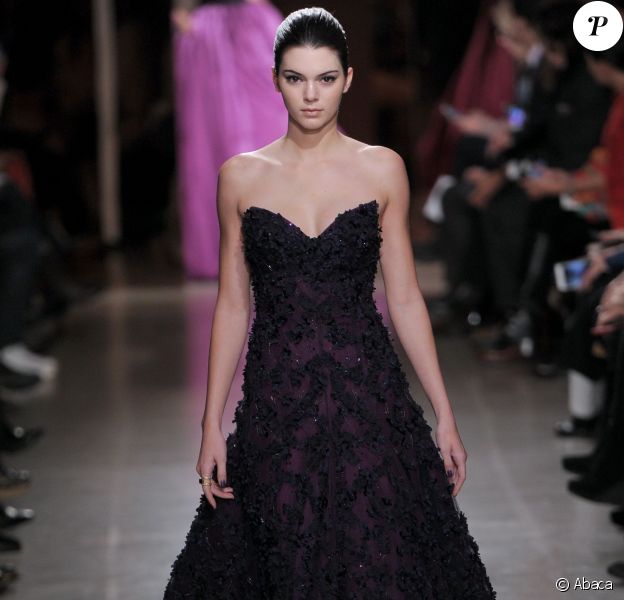 Kendall Jenner défile pour Oscar De La Renta (collection automne-hiver 2015). New York, le 17 février 2015.
