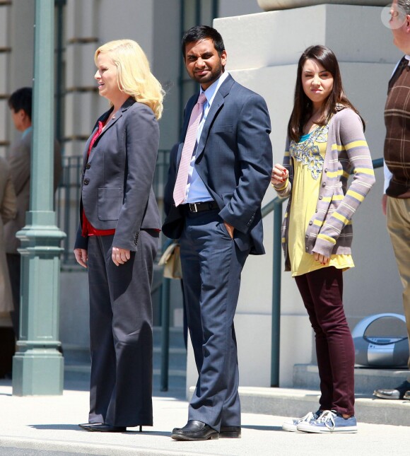 Amy Poehler, Aziz Ansari, et Aubrey Plaza sur le tournage de 'Parks and Recreation' à Pasadena, le 4 septembre 2009