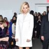 Sienna Miller assiste au défilé Calvin Klein automne-hiver 2015-2016, aux Spring Studios. New York, le 19 février 2015.
