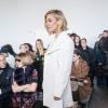 Sienna Miller assiste au défilé Calvin Klein automne-hiver 2015-2016, aux Spring Studios. New York, le 19 février 2015.