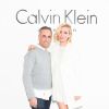 Francisco Costa et Sienna Miller dans les coulisses du défilé Calvin Klein automne-hiver 2015-2016 aux Spring Studios. New York, le 19 février 2015.