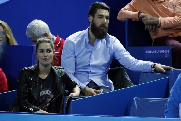 Luka Karabatic et sa belle Jeny Priez dans les tribunes du tournoi de tennis Open 13 à Marseille, le 19 février 2015.