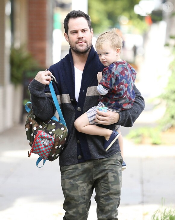 Hilary Duff est allée chercher son fils Luca à son atelier d'éveil à West Hollywood, le 24 décembre 2014.