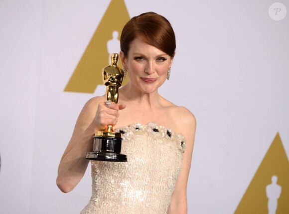 Julianne Moore - Press Room lors de la 87e cérémonie des Oscars à Hollywood, le 22 février 2015.