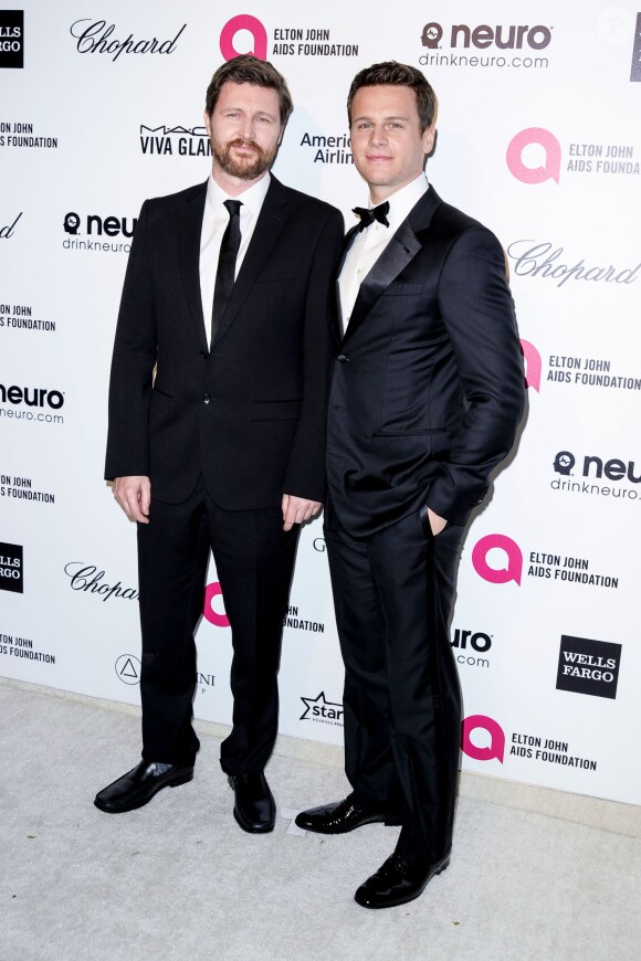 Jonathan Groff, Andrew Haigh - Soirée "Elton John AIDS Foundation Oscar Party" 2015 à West Hollywood, le 22 février 2015.