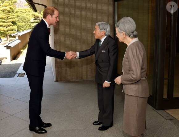 Le prince William rencontrant l'empereur Akihito et l'impératrice Michiko du Japon, le 27 février 2015, au deuxième jour de sa visite officielle au Japon