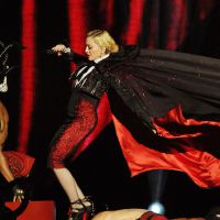 Madonna revient sur sa chute : "J'avais le choix, être étranglée ou tomber..."