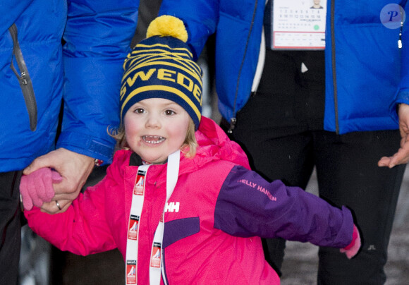 Estelle de Suède - La famille royale suédoise et la famille royale norvégienne assistent aux championnats du monde de ski nordique à Falun en Suède, le 27 février 2015.