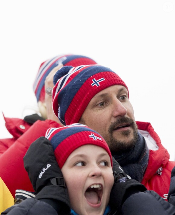 Prince Haakon de Norvège - La famille royale suédoise et la famille royale norvégienne assistent aux championnats du monde de ski nordique à Falun en Suède, le 27 février 2015.