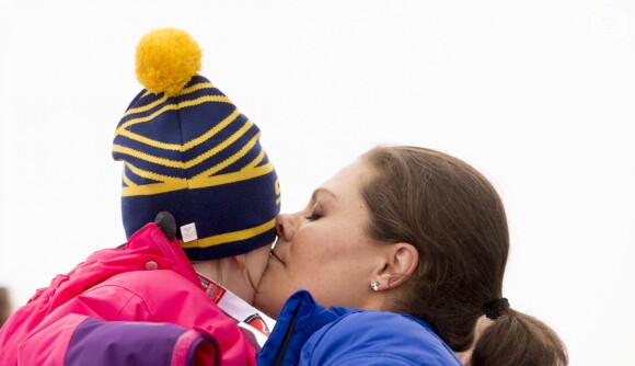 La princesse Victoria et la princesse Estelle de Suède - La famille royale suédoise assiste aux Championnats du monde de ski nordique de la FIS à Falun, le 19 février 2015.