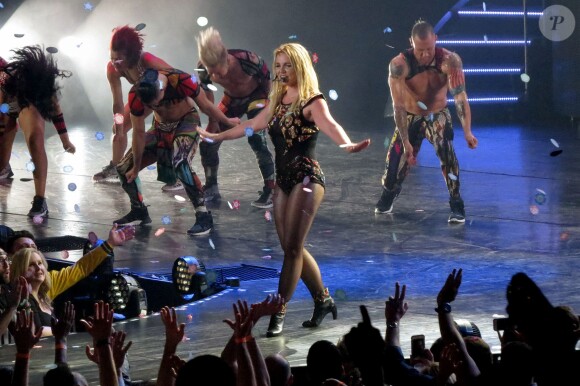 Exclusif - La chanteuse Britney Spears se produit sur la scène à l'Axis Theater du Planet Hollywood à Las Vegas, le 15 février 2015.