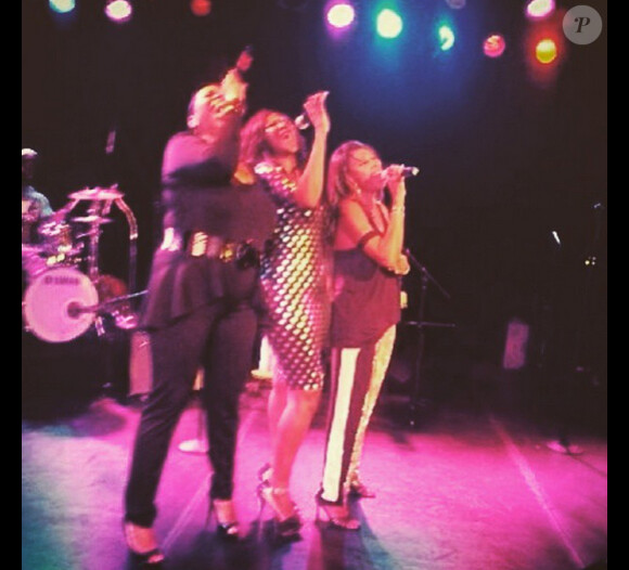 Les Brownstone en concert, photo ajoutée sur le compte Instagram de Teisha Brown le 1er mars 2015