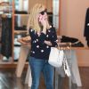 Reese Witherspoon fait du shopping à Brentwood, le 24 février 2015 