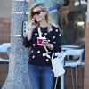 Exclusif - Reese Witherspoon achète un "Frozen yogurt" à Santa Monica, le 24 février 2015. 