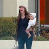 Jennifer Love Hewitt enceinte avec son mari Brian Hallisay et leur fille Autumn, le 13 janvier 2015