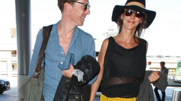 Benedict Cumberbatch et sa belle, enceinte : Retour radieux de lune de miel