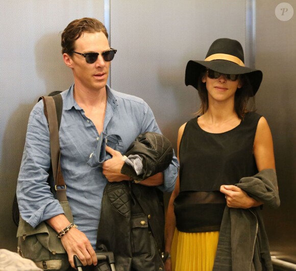 Benedict Cumberbatch et Sophie Hunter, enceinte, de retour de lune de miel à Bora-Bora. Le 6 mars 2015 à l'aéroport de Los Angeles.