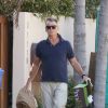 Exclusif - Pierce Brosnan devant sa villa de Malibu le 28 février 2015.