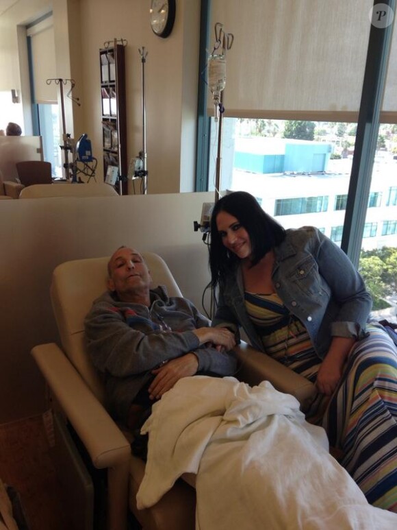 Sam Simon en pleine chimiothérapie avec Kate Porter, le 15 octobre 2014