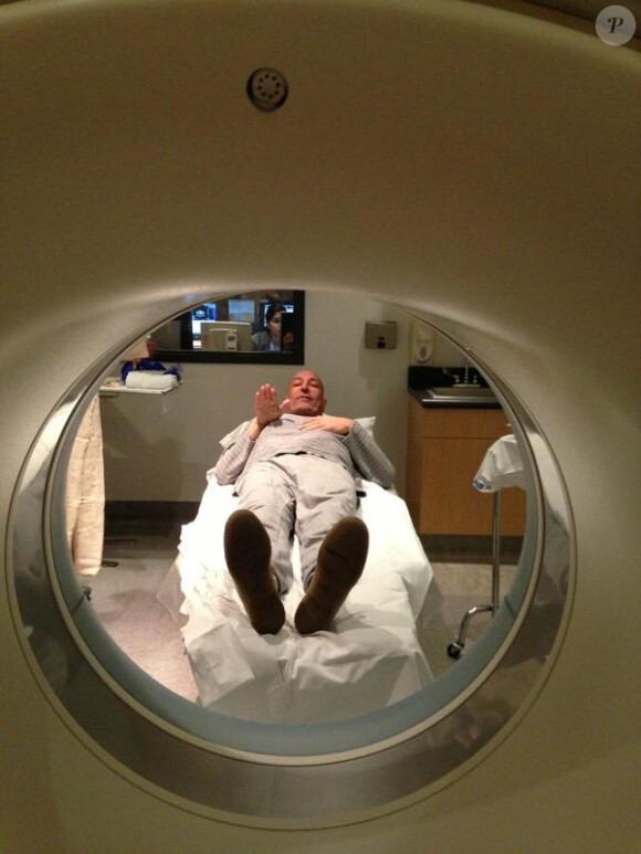 Sam Simon en pleine séance de chimiothérapie, sur Twitter le 18 novembre 2014
