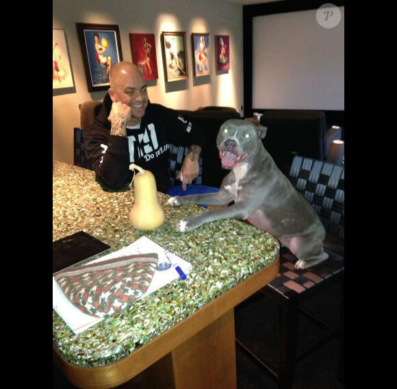 Tyson et Kasha prendront désormais soin du chien de Sam Simon, sur Twitter le 24 novembre 2015