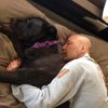 Sam Simon et son chien Columbo, le 1er aout 2014