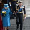 La reine Elizabeth II d'Angleterre et le duc d'Edimbourg quittant le 13 mars 2015 la cathédrale St Paul de Londres après un service commémorant les 453 membres des forces armées britanniques morts lors des opérations en Afghanistan depuis 2001.