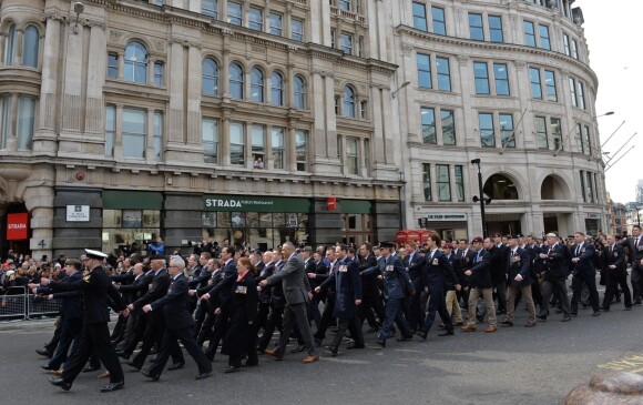 Défilé le 13 mars 2015 aux abords de la cathédrale St Paul de Londres pour un service commémorant les 453 membres des forces armées britanniques morts lors des opérations en Afghanistan depuis 2001.