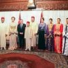 Le prince Ali de Jordanie et sa femme la princesse Sarvath, le prince Hassan, le prince Moulay Rachid du Maroc, la princesse Lalla Salma, le roi Abdullah II de Jordanie, le prince Moulay El Hassan, le roi Mohammed VI du Maroc, la reine Rania de Jordanie, la princesse Lalla Meryem, la princesse Lalla Hasna, la princesse Lalla Oum Keltoum, la princesse Zeina et le prince Rachid de Jordanie posant avant le dîner officiel donné au palais royal à Casablanca le 11 mars 2015 en l'honneur de la visite officielle du couple royal jordanien.