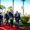 Le roi Mohammed VI du Maroc et le roi Abdullah II de Jordanie arrivent pour la cérémonie de bienvenue, le 11 mars 2015 au palais royal à Casablanca, pour la visite officielle du couple royal jordanien.
