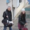Eros Ramazzotti et sa femme Marica Pellegrinelli quittent la maternité avec leur fils Gabrio Tullio à Rome en Italie le 16 mars 2015.
