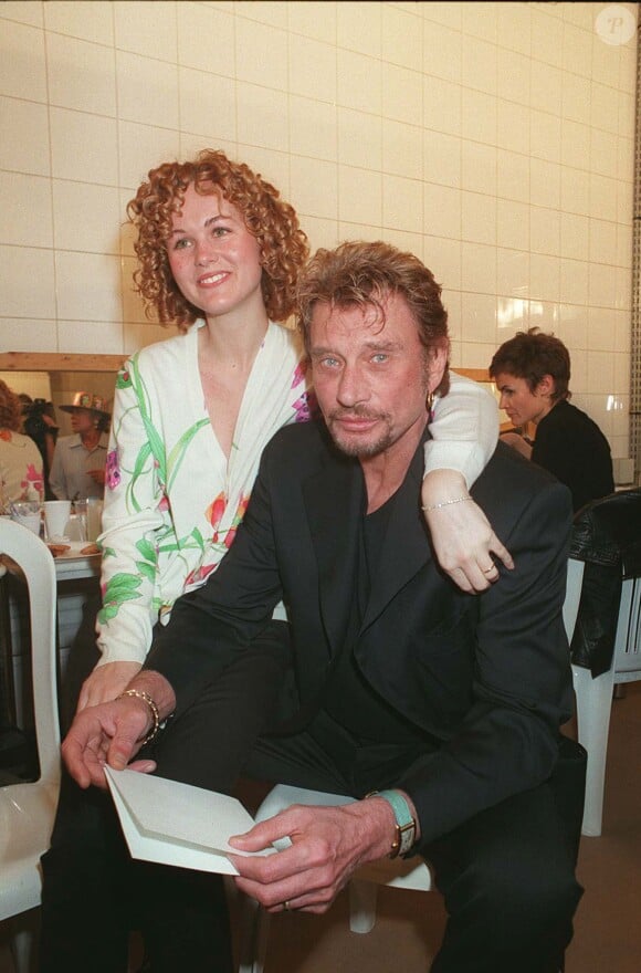 Johnny Hallyday et sa femme Laeticia à Paris, le 20 octobre 1997. 