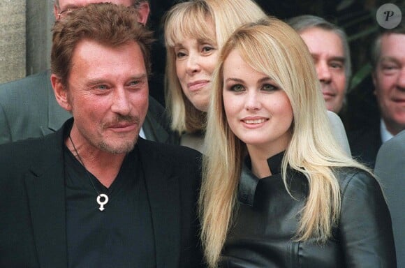 Johnny Hallyday et sa femme Laeticia à Paris, le 11 octobre 1999. 
