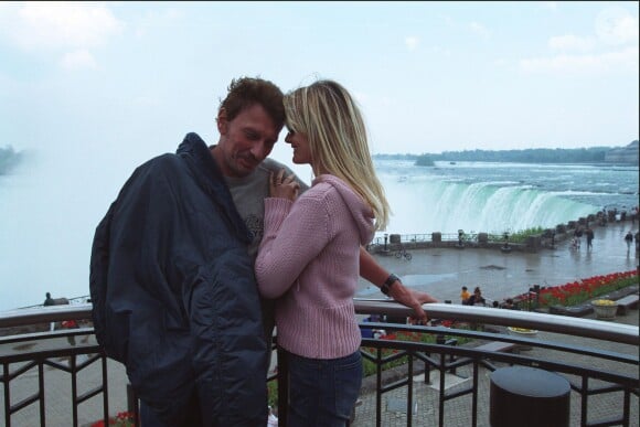 Johnny Hallyday et sa femme Laeticia à Toronto, le 12 juin 2002. 