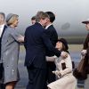 La princesse Marie fait la révérence... Le roi Willem-Alexander et la reine Maxima des Pays-Bas ont été accueillis le 17 mars 2015 sur le tarmac de l'aéroport international de Copenhague par la reine Margrethe II de Danemark, le prince Henrik, le prince Frederik et la princesse Mary, le prince Joachim et la princesse Marie, la princesse Benedikte et le prince Richard, pour leur visite officielle.