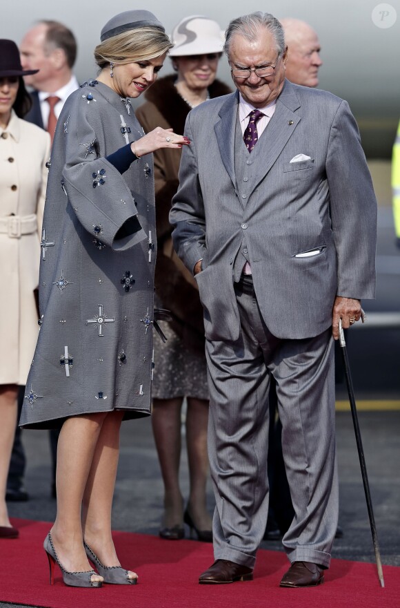 Le roi Willem-Alexander et la reine Maxima des Pays-Bas ont été accueillis le 17 mars 2015 sur le tarmac de l'aéroport international de Copenhague par la reine Margrethe II de Danemark, le prince Henrik, le prince Frederik et la princesse Mary, le prince Joachim et la princesse Marie, la princesse Benedikte et le prince Richard, pour leur visite officielle.