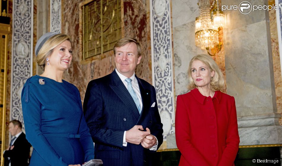 Le roi Willem-Alexander et la reine Maxima des Pays-Bas reçus par Helle Thorning-Schmidt, Premier ministre du Danemark, au palais de Christiansborg à Copenhague, 17 mars 2015.