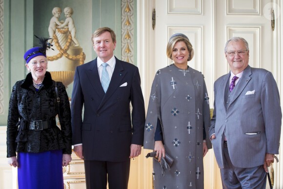 Le roi Willem-Alexander et la reine Maxima des Pays-Bas reçus par la reine Margrethe II et le prince Henrik de Danemark au palais de Fredensborg le 17 mars 2015 pour la cérémonie de bienvenue dans le cadre de leur visite officielle.