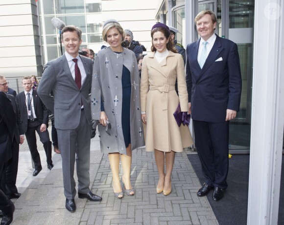 Le roi Willem-Alexander et la reine Maxima des Pays-Bas accompagnés du prince Frederik et de la princesse Mary de Danemark ont assisté à une conférence à l'université d'Aalborg à Copenhague, le 17 mars 2015.