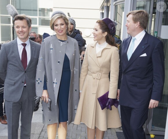 Le roi Willem-Alexander et la reine Maxima des Pays-Bas accompagnés du prince Frederik et de la princesse Mary de Danemark ont assisté à une conférence à l'université d'Aalborg à Copenhague, le 17 mars 2015.