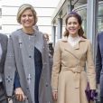Le roi Willem-Alexander et la reine Maxima des Pays-Bas accompagnés du prince Frederik et de la princesse Mary de Danemark ont assisté à une conférence à l'université d'Aalborg à Copenhague, le 17 mars 2015.