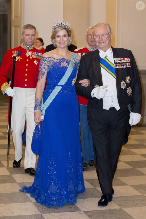 La reine Margrethe II de Danemark donnait le 17 mars 2015 au palais de Christiansborg un dîner en l'honneur de la visite officielle du roi Willem-Alexander et de la reine Maxima des Pays-Bas, auquel ont pris part le prince Frederik et la princesse Mary, le prince Joachim et la princesse Marie, ainsi que la princesse Benedikte et le prince Richard.
