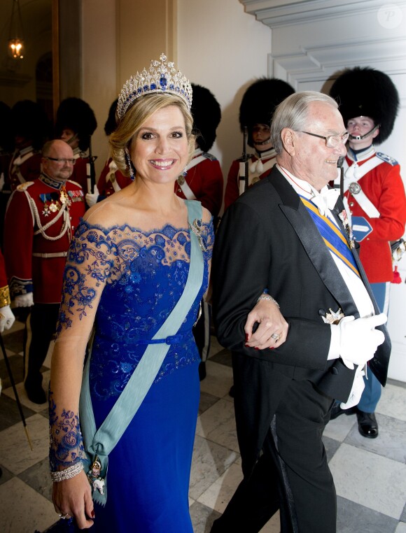 La reine Margrethe II de Danemark donnait le 17 mars 2015 au palais de Christiansborg un dîner en l'honneur de la visite officielle du roi Willem-Alexander et de la reine Maxima des Pays-Bas, auquel ont pris part le prince Frederik et la princesse Mary, le prince Joachim et la princesse Marie, ainsi que la princesse Benedikte et le prince Richard.