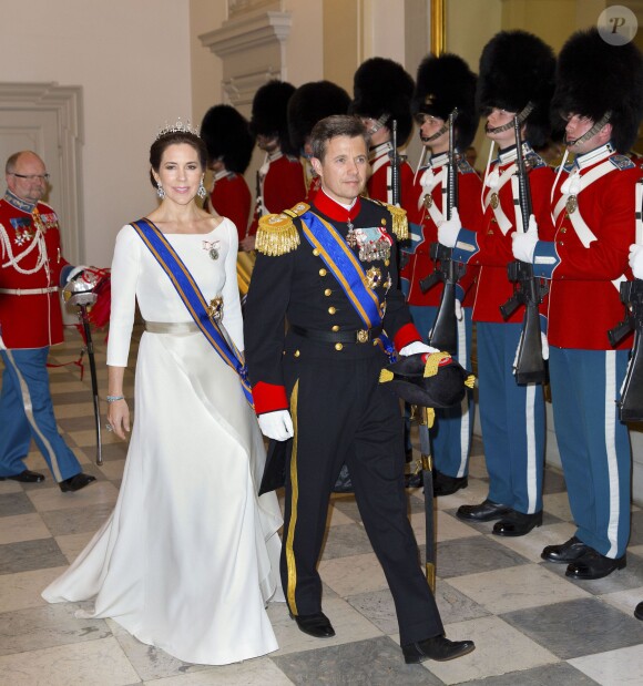 La reine Margrethe II de Danemark donnait le 17 mars 2015 au palais de Christiansborg un dîner en l'honneur de la visite officielle du roi Willem-Alexander et de la reine Maxima des Pays-Bas, auquel ont pris part le prince Frederik et la princesse Mary, le prince Joachim et la princesse Marie, ainsi que la princesse Benedikte et le prince Richard.