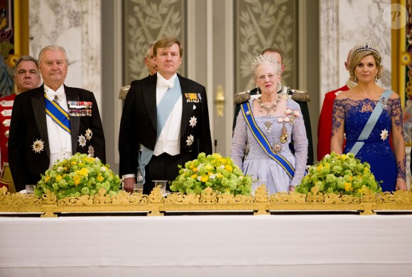La reine Margrethe II de Danemark offrait le 17 mars 2015 au palais de Christiansborg un dîner en l'honneur de la visite officielle du roi Willem-Alexander et de la reine Maxima des Pays-Bas, auquel ont pris part le prince Frederik et la princesse Mary, le prince Joachim et la princesse Marie, ainsi que la princesse Benedikte et le prince Richard.