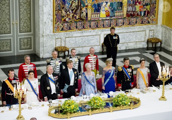 La reine Margrethe II de Danemark offrait le 17 mars 2015 au palais de Christiansborg un dîner en l'honneur de la visite officielle du roi Willem-Alexander et de la reine Maxima des Pays-Bas, auquel ont pris part le prince Frederik et la princesse Mary, le prince Joachim et la princesse Marie, ainsi que la princesse Benedikte et le prince Richard.