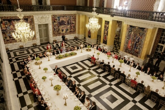 La reine Margrethe II de Danemark offrait le 17 mars 2015 au palais de Christiansborg un dîner en l'honneur de la visite officielle du roi Willem-Alexander et de la reine Maxima des Pays-Bas, auquel ont pris part le prince Frederik et la princesse Mary, le prince Joachim et la princesse Marie, ainsi que la princesse Benedikte et le prince Richard.