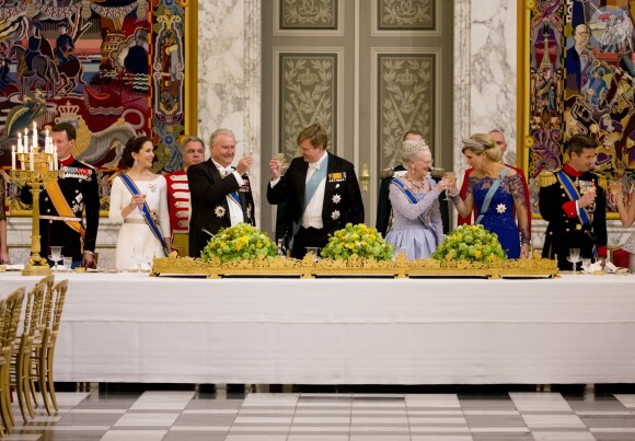 La reine Margrethe II de Danemark offrait le 17 mars 2015 au palais de Christiansborg un dîner en l'honneur de la visite officielle du roi Willem-Alexander et de la reine Maxima des Pays-Bas, auquel ont pris part le prince Frederik et la princesse Mary, le prince Joachim et la princesse Marie, ainsi que la princesse Benedikte et le prince Richard.